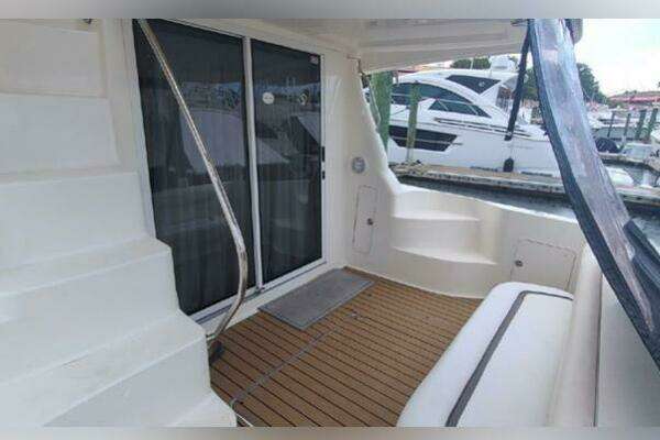 Sea Ray 42 Sedan Bridge Yacht For Sale