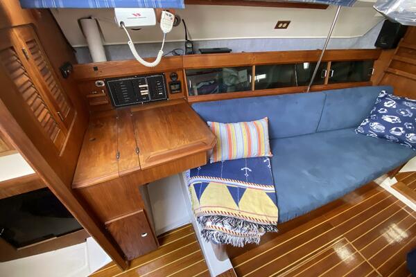 Aqualibrium 34ft Hunter Yacht For Sale