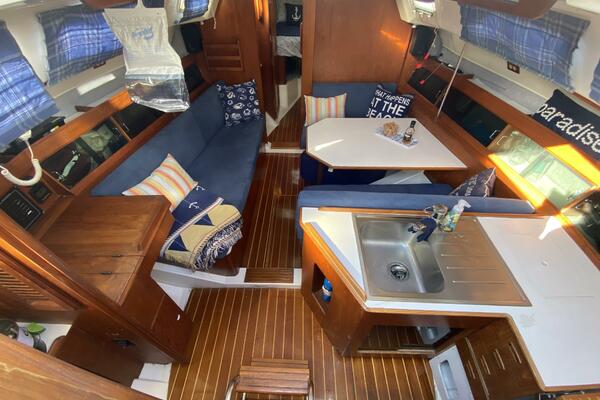 Aqualibrium 34ft Hunter Yacht For Sale