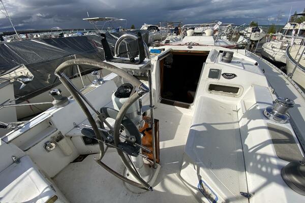 Aqualibrium 34ft Hunter Yacht For Sale