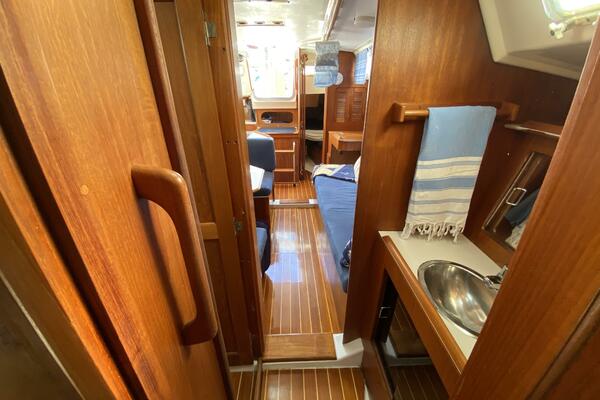 Aqualibrium 34ft Hunter Yacht For Sale