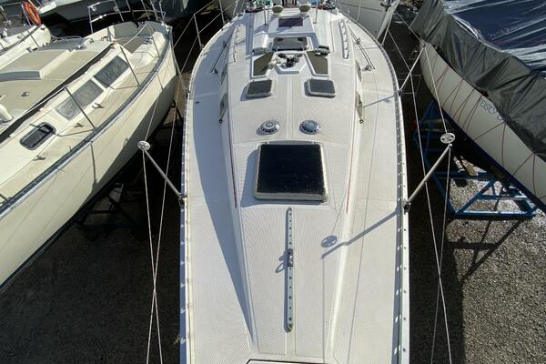 Aqualibrium 34ft Hunter Yacht For Sale