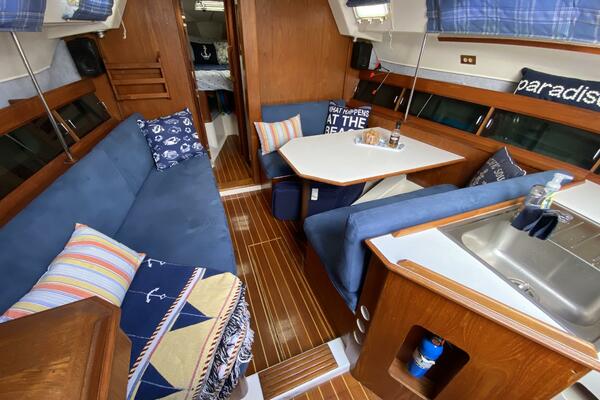 Aqualibrium 34ft Hunter Yacht For Sale