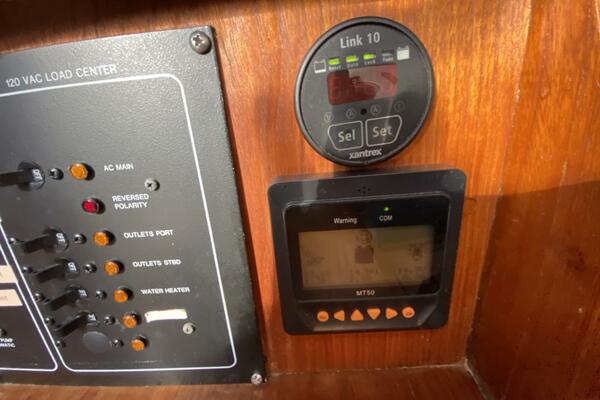 Aqualibrium 34ft Hunter Yacht For Sale