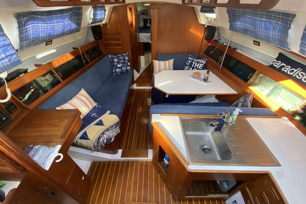 Aqualibrium 34ft Hunter Yacht For Sale
