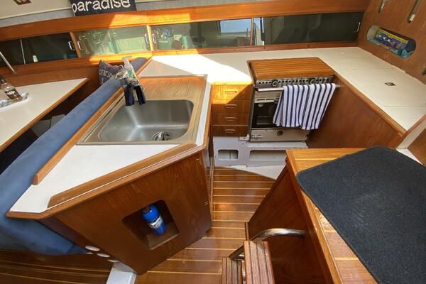 Aqualibrium 34ft Hunter Yacht For Sale