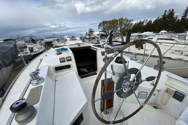 Aqualibrium 34ft Hunter Yacht For Sale