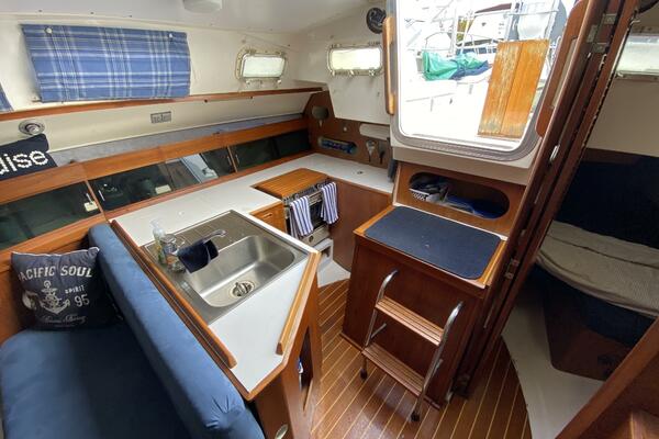 Aqualibrium 34ft Hunter Yacht For Sale