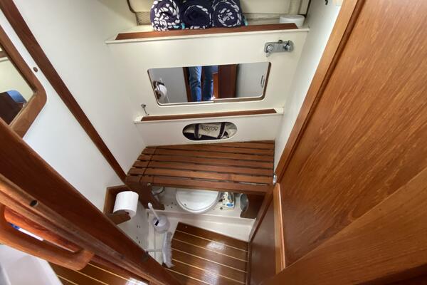 Aqualibrium 34ft Hunter Yacht For Sale