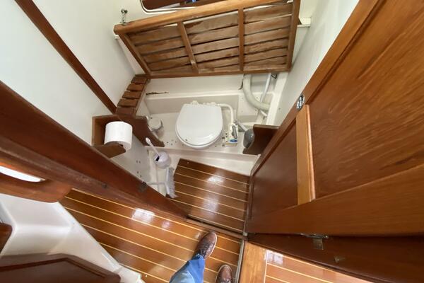 Aqualibrium 34ft Hunter Yacht For Sale