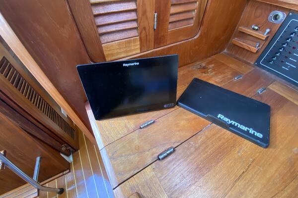 Aqualibrium 34ft Hunter Yacht For Sale