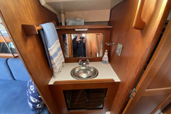 Aqualibrium 34ft Hunter Yacht For Sale