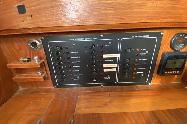 Aqualibrium 34ft Hunter Yacht For Sale