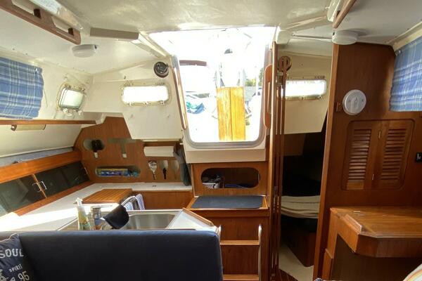 Aqualibrium 34ft Hunter Yacht For Sale