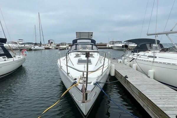 Aqualibrium 34ft Hunter Yacht For Sale