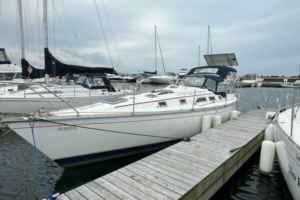 Aqualibrium 34ft Hunter Yacht For Sale