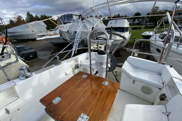 Aqualibrium 34ft Hunter Yacht For Sale