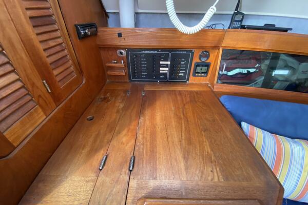 Aqualibrium 34ft Hunter Yacht For Sale