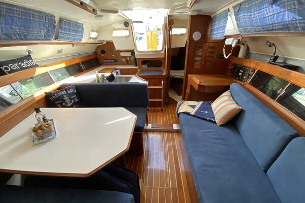 Aqualibrium 34ft Hunter Yacht For Sale