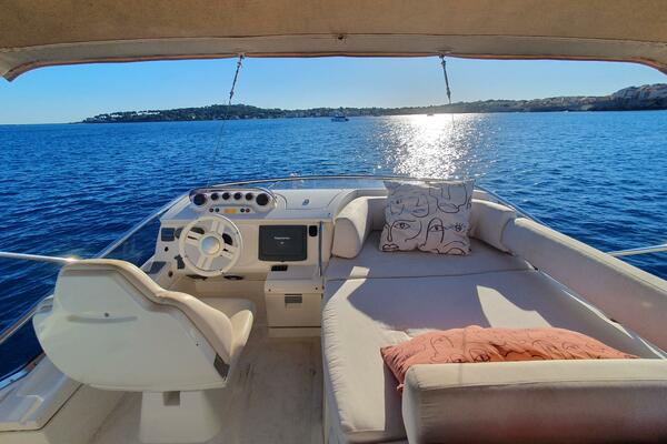 47ft Azimut Yacht For Sale