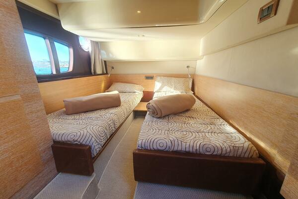 47ft Azimut Yacht For Sale