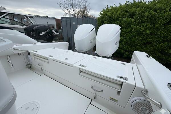 27ft Everglades Yacht For Sale