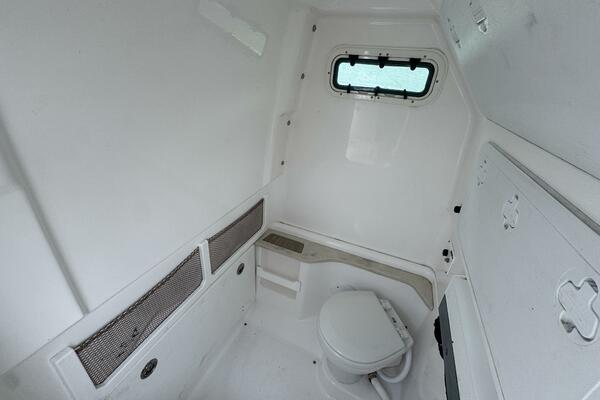 27ft Everglades Yacht For Sale