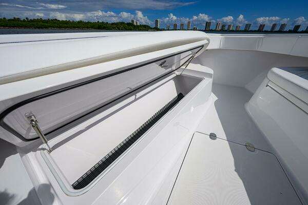 Bahama 41 Center Console Yacht For Sale