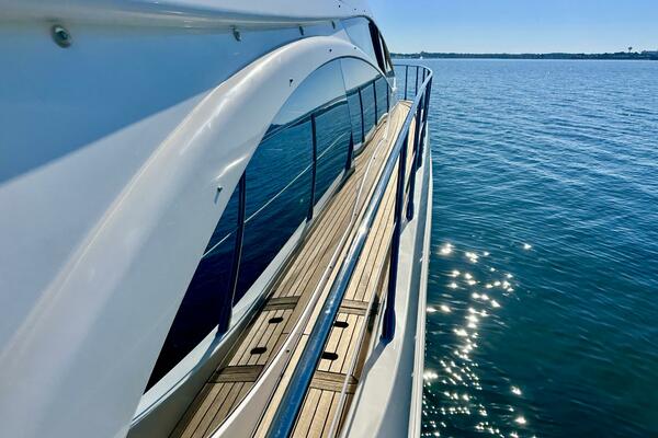 53ft Azimut Yacht For Sale