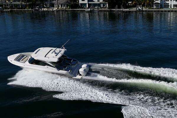 Tiara Yachts 34 LX Yacht For Sale