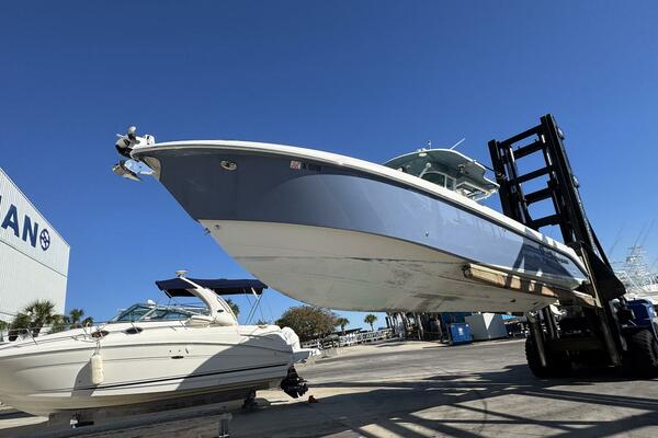 35ft Everglades Yacht For Sale