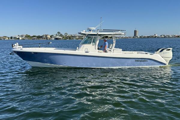35ft Everglades Yacht For Sale