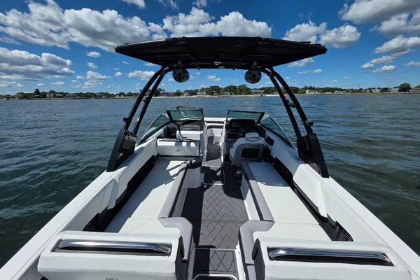 28ft Cobalt Yacht For Sale