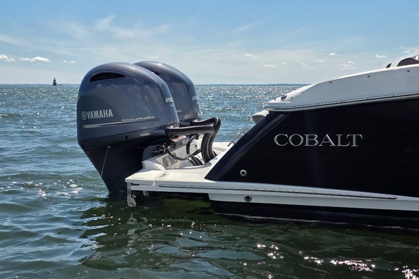 28ft Cobalt Yacht For Sale