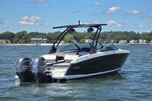 28ft Cobalt Yacht For Sale