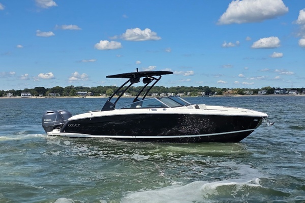 28ft Cobalt Yacht For Sale