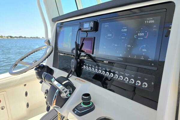 32ft World Cat Yacht For Sale