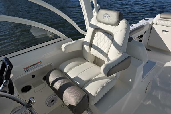 25ft World Cat Yacht For Sale