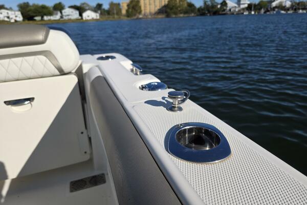 25ft World Cat Yacht For Sale