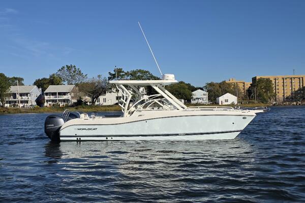 25ft World Cat Yacht For Sale