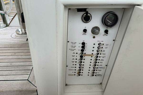 Buddy Davis 47 Convertible Yacht For Sale