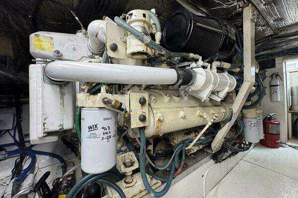 Buddy Davis 47 Convertible Yacht For Sale