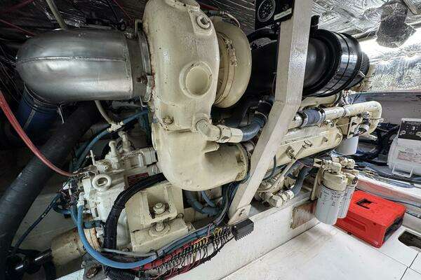 Buddy Davis 47 Convertible Yacht For Sale