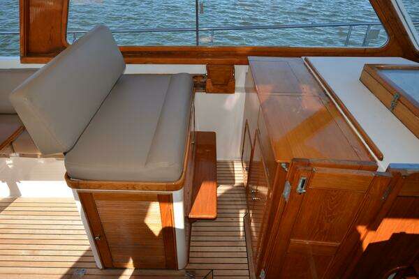 Grand Banks Eastbay HX Yacht For Sale