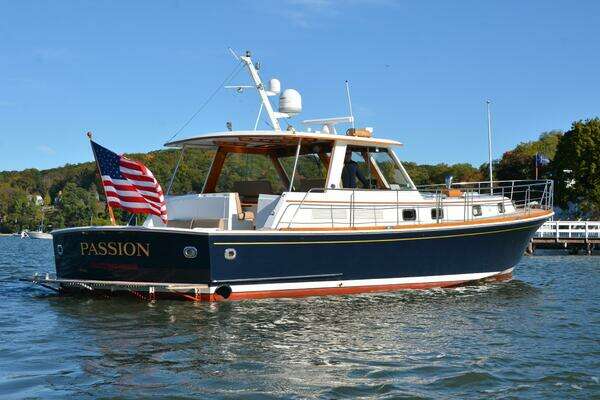 Grand Banks Eastbay HX Yacht For Sale