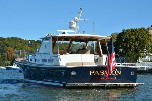Grand Banks Eastbay HX Yacht For Sale