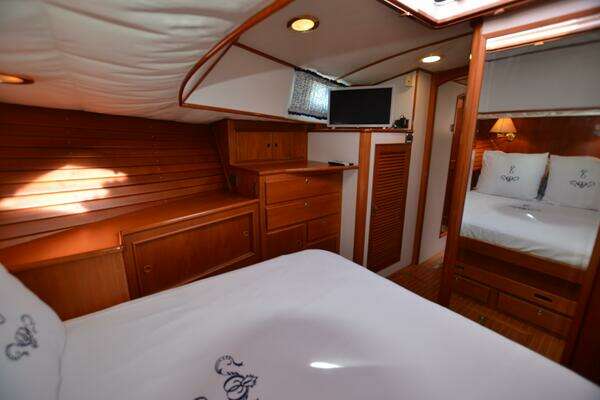 Grand Banks Eastbay HX Yacht For Sale
