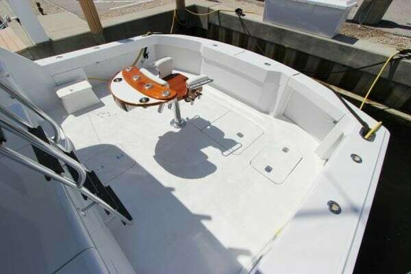 Hatteras 60 Convertible Yacht For Sale