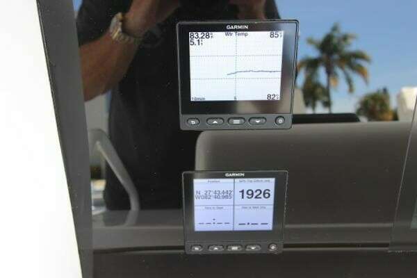 Hatteras 60 Convertible Yacht For Sale