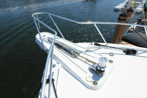 Hatteras 60 Convertible Yacht For Sale